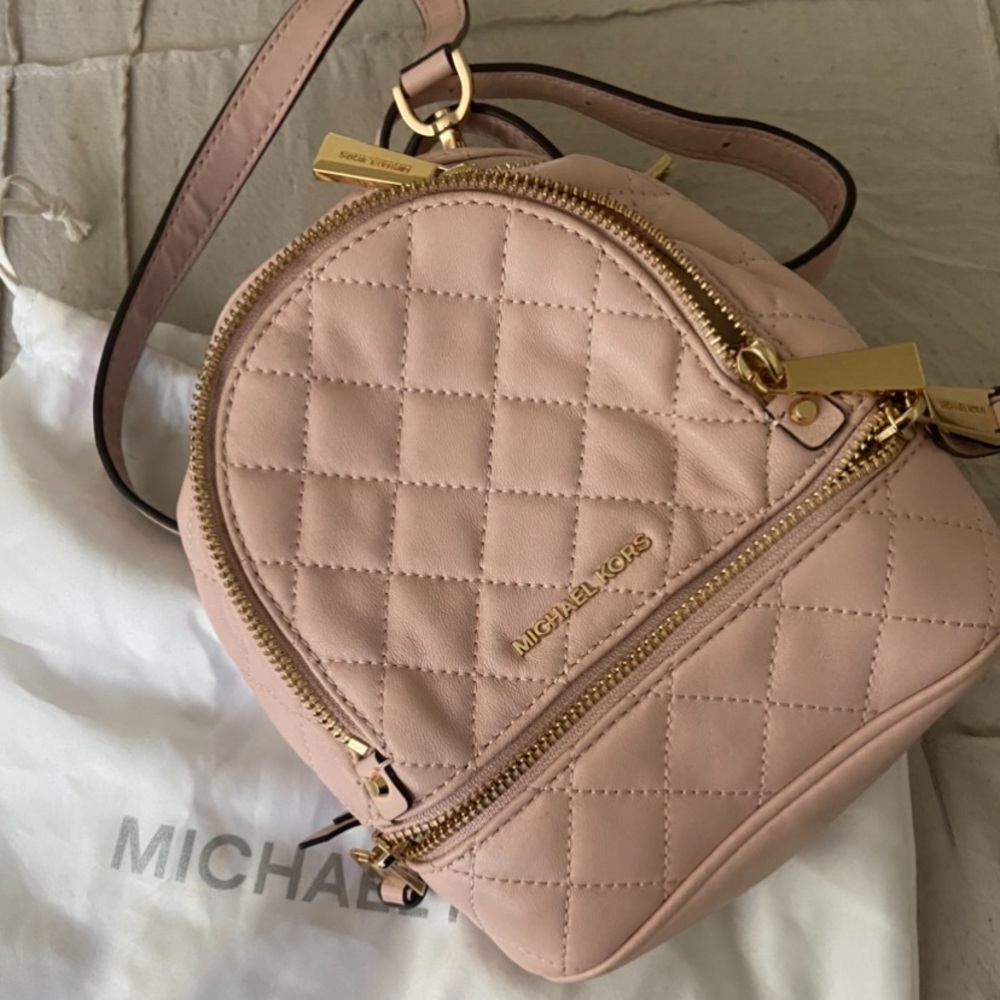 Michael Kors mini back pack 🤍✨